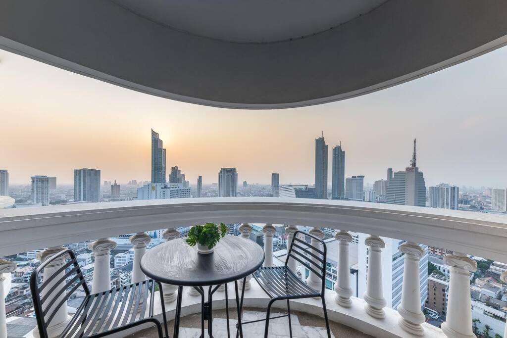 Central Bangkok, 5 Stars River View & Characteristic Decor Buitenkant foto